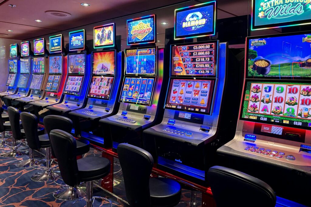 Beyond the Casino Floor: How Digital Casinos Are Competing with Traditional Entertainment Venues
